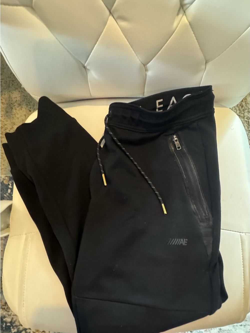 American Eagle Outfitters Black Men's Jogger Sweatpants with Zipper Pocket